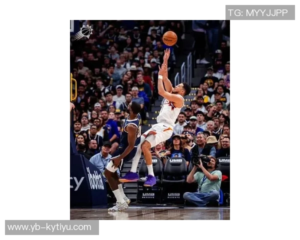 布克表现平平仅得18分正负值惨淡球队求胜欲望显不足